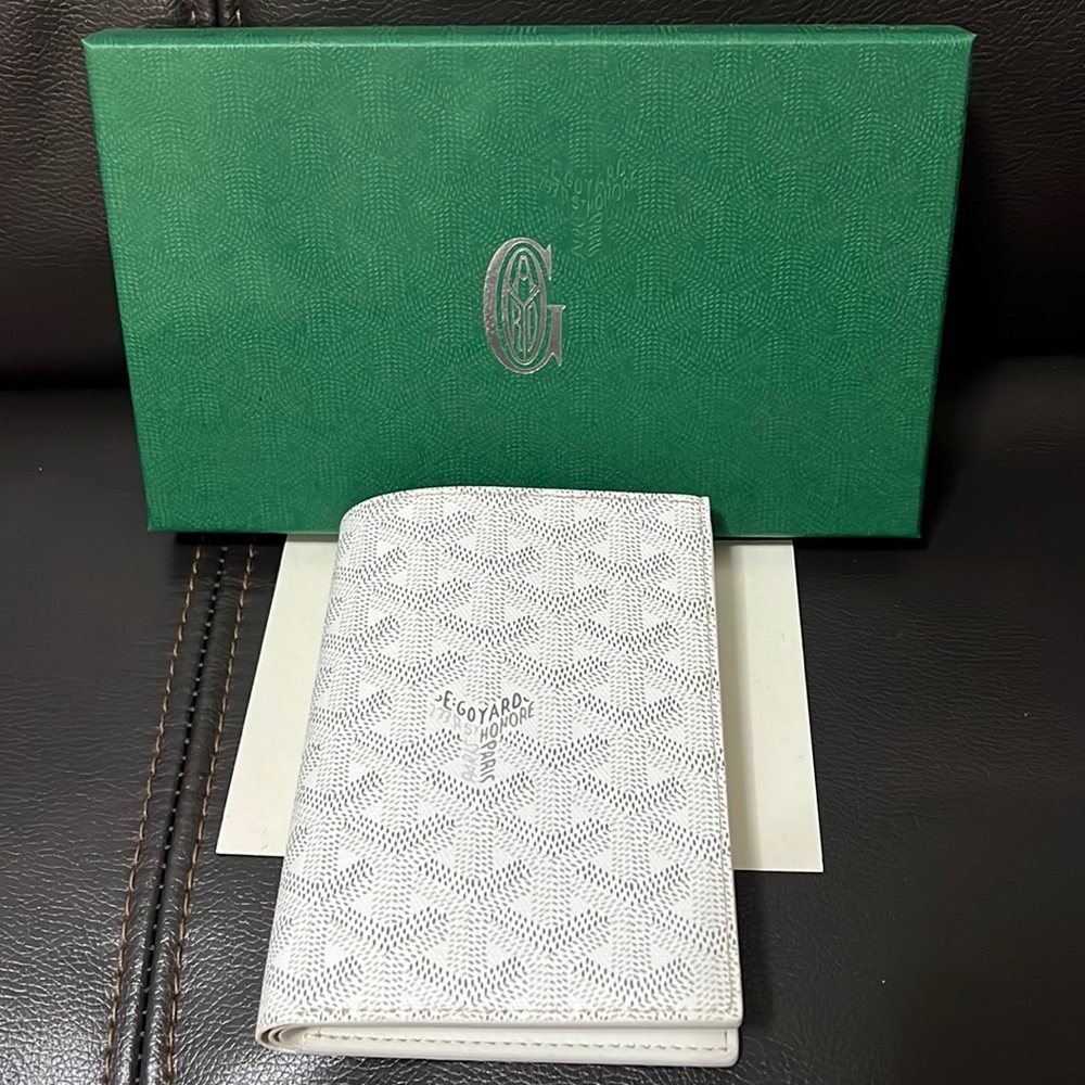 X SOLD OUT X Authentic limit edition white Goyard Moliere Wallet